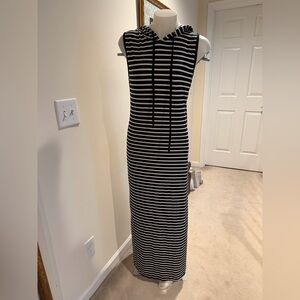 NWT Sleeveless Dress Beach Cover up with hoodie. Sz Med